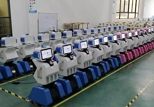 Robôs de patrulha de IA estão prontos no fabricante
