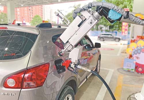 O primeiro posto de gasolina robô na província de Henan